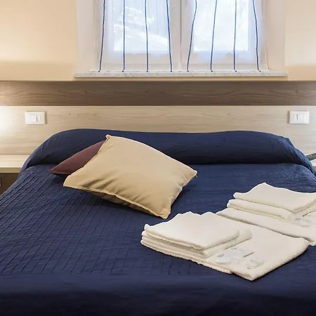 Good Night Moon La Spezia